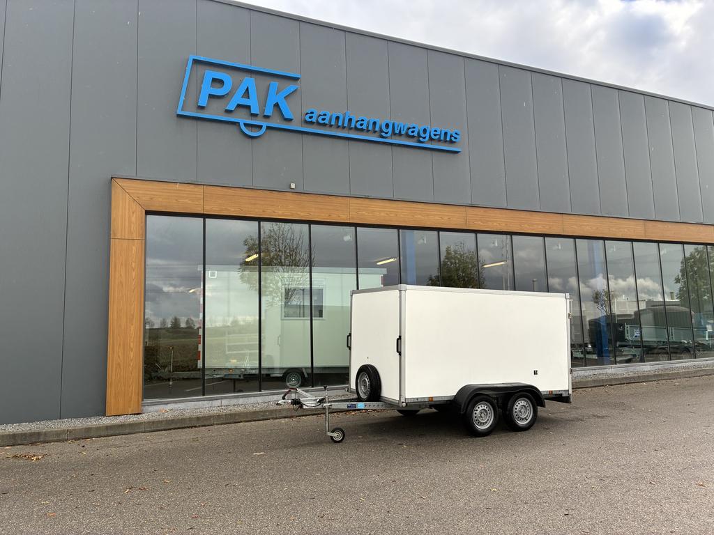 Tweedehands Easyline Gesloten aanhangwagen geremd 300x147x150 1500kg 2020